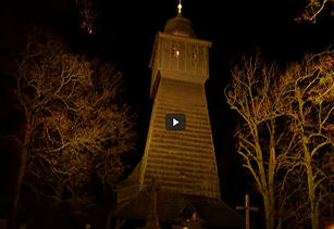 Nasvícení dřevěného kostelíku v Dolních Marklovicích